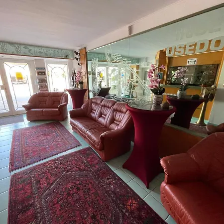 Hotel Haus Usedom Ferienwohnungen Mit Fruehstuecks-Restaurant 4*