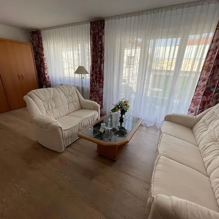 Haus Usedom Ferienwohnungen Mit Fruehstuecks-Restaurant Hotel