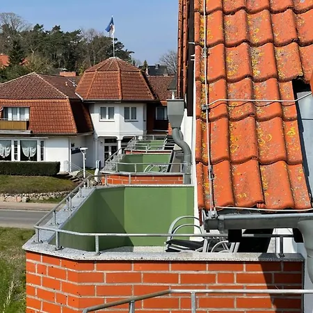 Haus Usedom Ferienwohnanlage Mit Fruehstuecks-restaurant Gegenueber Im Seeschloesschen Hotel