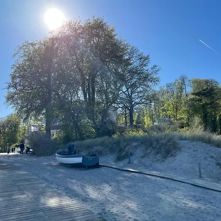 Haus Usedom Ferienwohnungen Mit Fruehstuecks-Restaurant