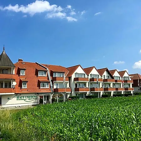 Hotell Haus Usedom Ferienwohnanlage Mit Fruehstuecks-restaurant Gegenueber Im Seeschloesschen 4*