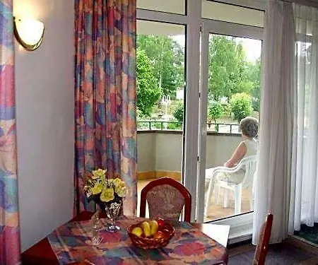 Haus Usedom Ferienwohnanlage Mit Fruehstuecks-restaurant Gegenueber Im Seeschloesschen Kolpinsee