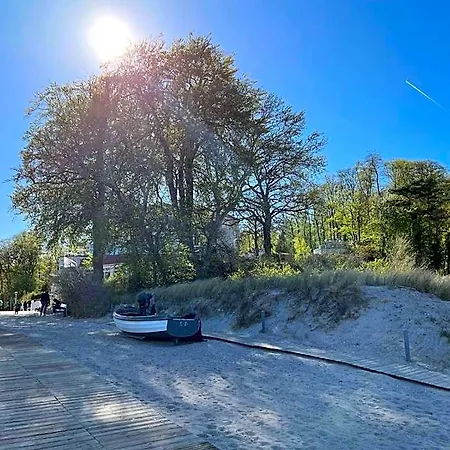 Haus Usedom Ferienwohnanlage Mit Fruehstuecks-restaurant Gegenueber Im Seeschloesschen 4* Kolpinsee