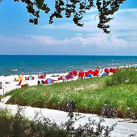 Haus Usedom Ferienwohnanlage Mit Fruehstuecks-restaurant Gegenueber Im Seeschloesschen Kolpinsee