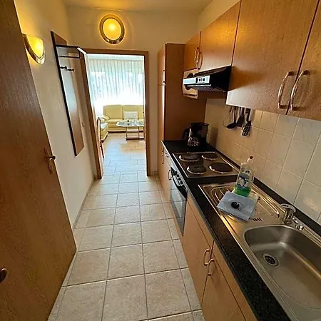 Haus Usedom Ferienwohnanlage Mit Fruehstuecks-restaurant Gegenueber Im Seeschloesschen Hotel 4*