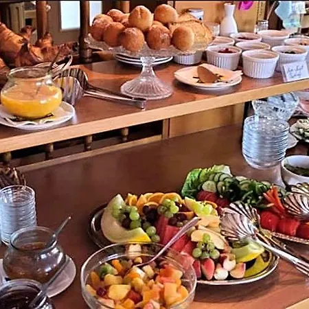 Haus Usedom Ferienwohnanlage Mit Fruehstuecks-restaurant Gegenueber Im Seeschloesschen Kolpinsee