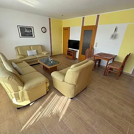 Haus Usedom Ferienwohnanlage Mit Fruehstuecks-restaurant Gegenueber Im Seeschloesschen Hotell Kolpinsee