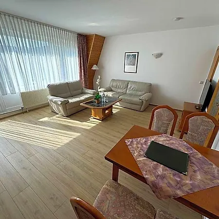 Hotell Haus Usedom Ferienwohnanlage Mit Fruehstuecks-restaurant Gegenueber Im Seeschloesschen 4*