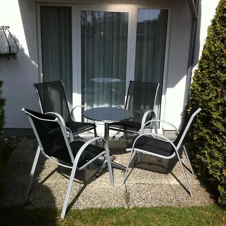 Haus Usedom Ferienwohnungen Mit Fruehstuecks-Restaurant