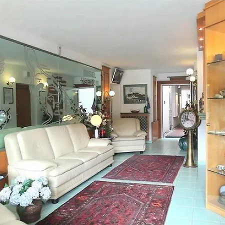 Haus Usedom Ferienwohnungen Mit Fruehstuecks-Restaurant Hotel