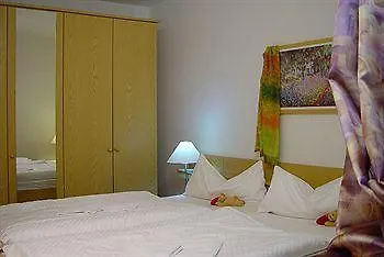 Haus Usedom Ferienwohnanlage Mit Fruehstuecks-restaurant Gegenueber Im Seeschloesschen 4* Kolpinsee